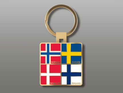 En liggande, 25 cm plyschleksak av rasen Husky med fyra rutor med flaggor från Norge, Sverige, Danmark och Finland, alla märkta med landets namn i matchande färger mot en grå bakgrund.