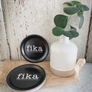 Glasunderlägg kant, Make time FIKA, svart/vit text