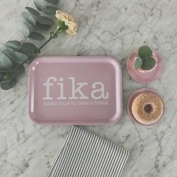 Bricka make time FIKA rosa / vit