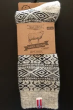 Ragstrumpor gjorda av 80% ull m/norsk flagga - Grå/Cola. 43-46